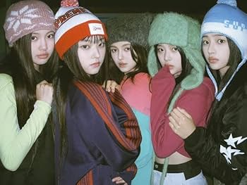 Amazon.com: NewJeans OMG 1st Single Album Weverse Album Version